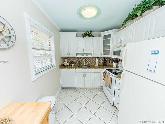 5th image of 661 Monaco Way N #661