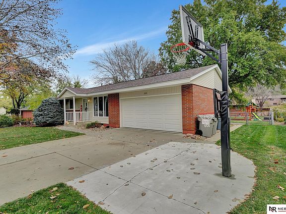 3rd image of 600 Leavitt Ln