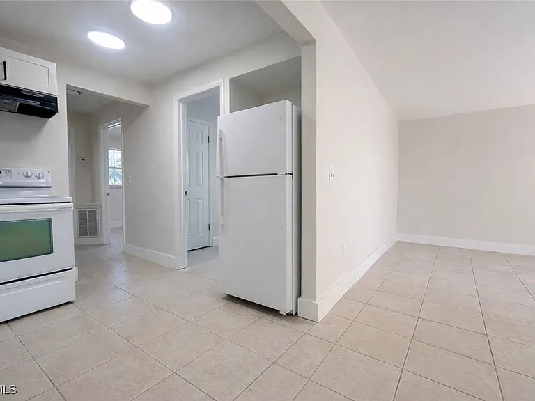 704 Karlov St #704 — Photo 5