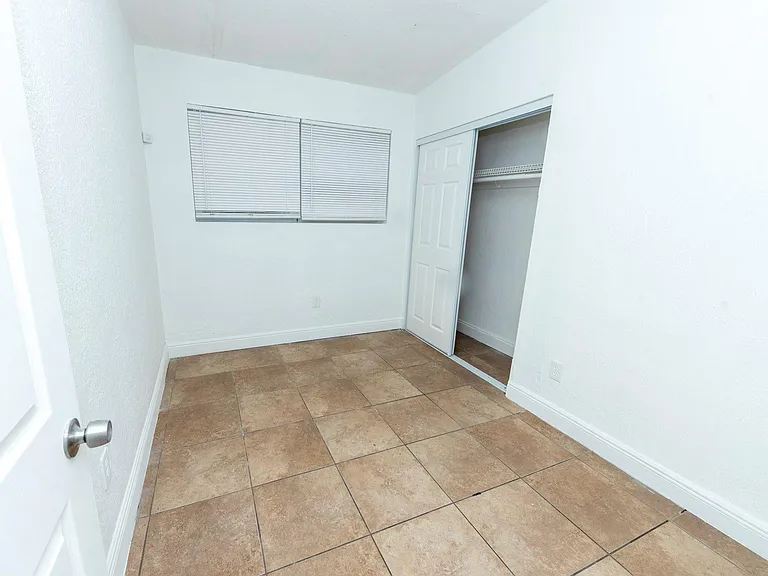 205 NW 33rd Ave — Photo 10