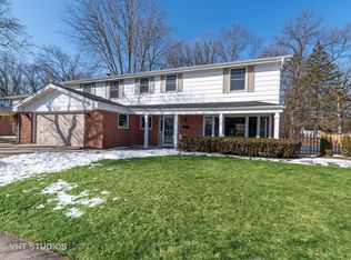 1526 Crown Dr, Glenview, IL 60025