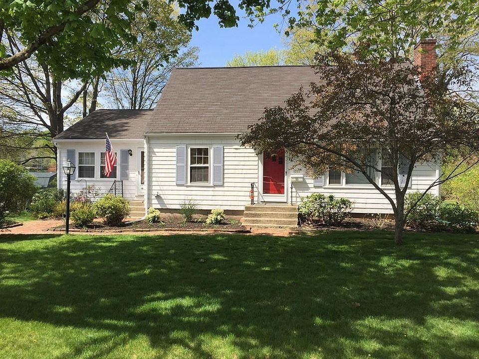 1st image of 11 Saint James Dr