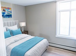 2216 17b St SW, Calgary, AB T2T 4S8