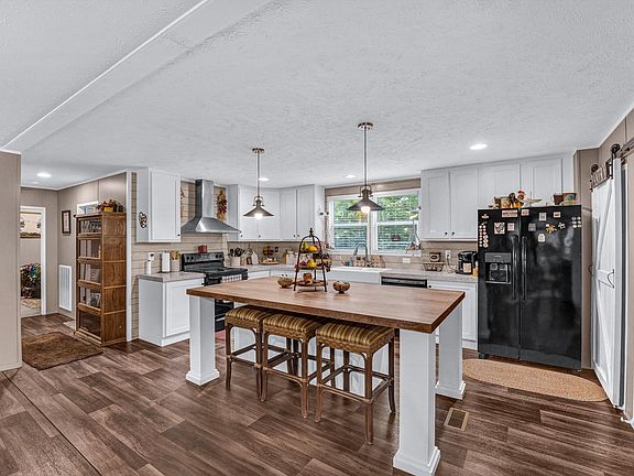 2nd image of 3279 Sims Rd