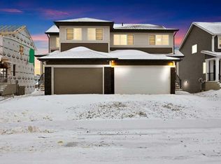 569 S Chelsea Gdns, Chestermere, AB T1X 2V4
