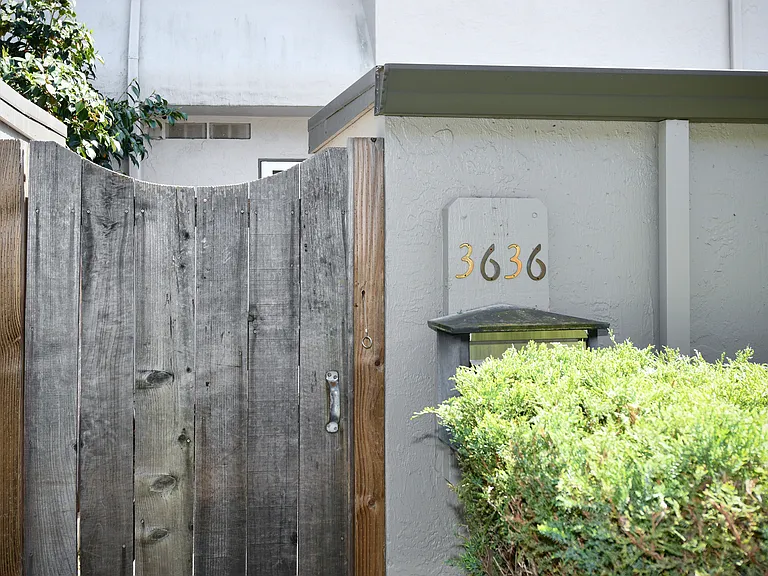 3636 Shelter Creek Dr — Photo 2