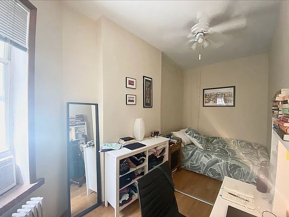 4th image of 330 E 73rd St APT 10