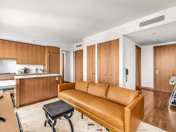 400 Fifth Avenue 42G image 6 of 7