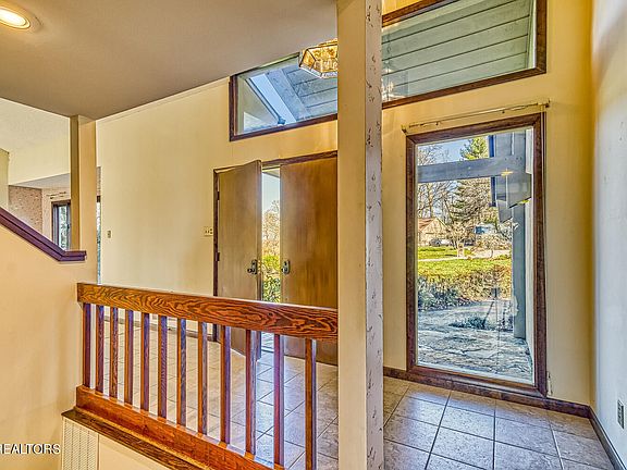 4th image of 434 Sugarwood Dr