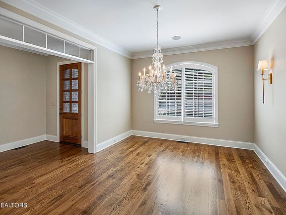 3rd image of 1438 Villa Forest Way