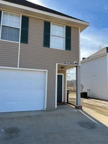 2 bed, 2.5 bath, 1100 sqft, $1,600 — Photo 1