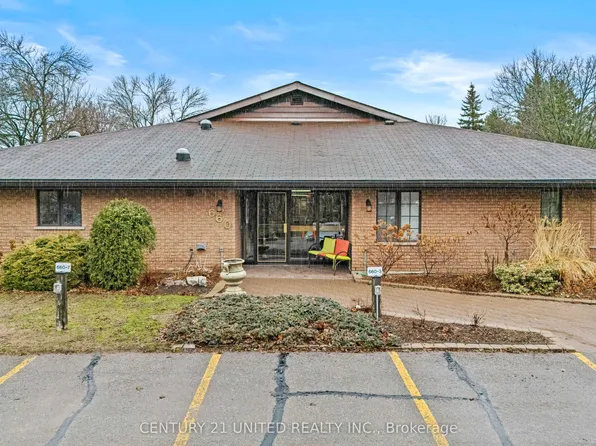 660 Whitaker St #3, Peterborough, ON K9H 7L5