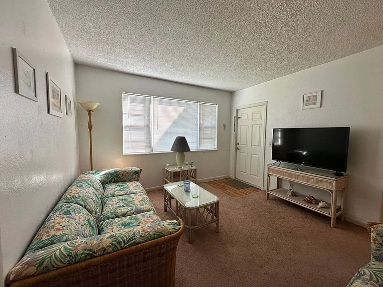 220 S 26th St #3 — Photo 5