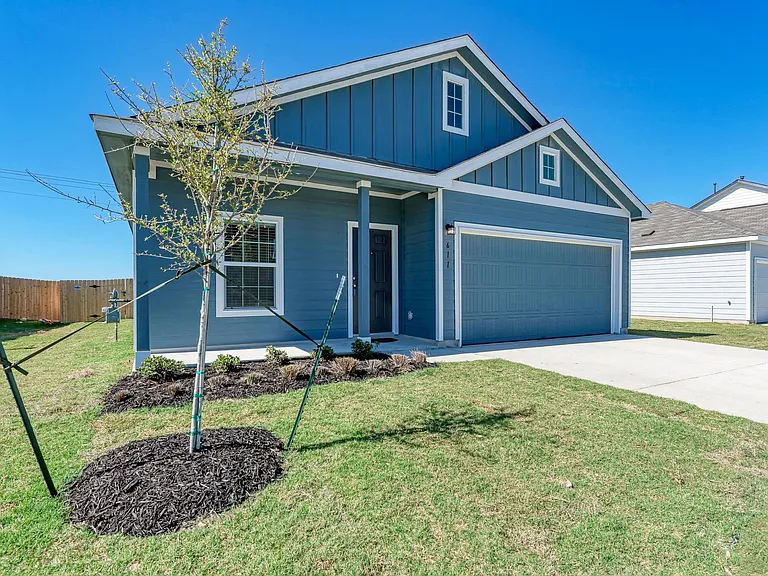 611 Halfmoon Dr — Photo 1