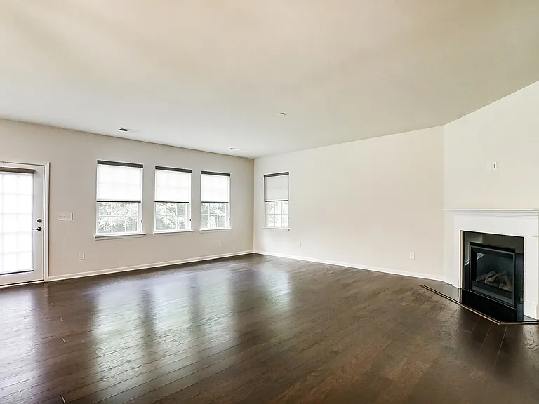 2337 Abundance Ln — Photo 3