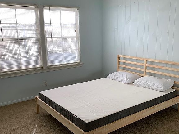 2nd image of 1544 S Beverly Glen Blvd #1546
