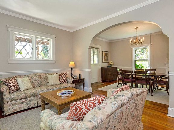 2nd image of 14 Lincoln Pl