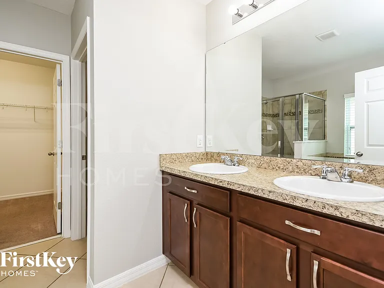 4748 Rockvale Dr — Photo 10