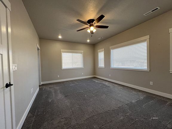 5th image of 1050 E Canyon Dr