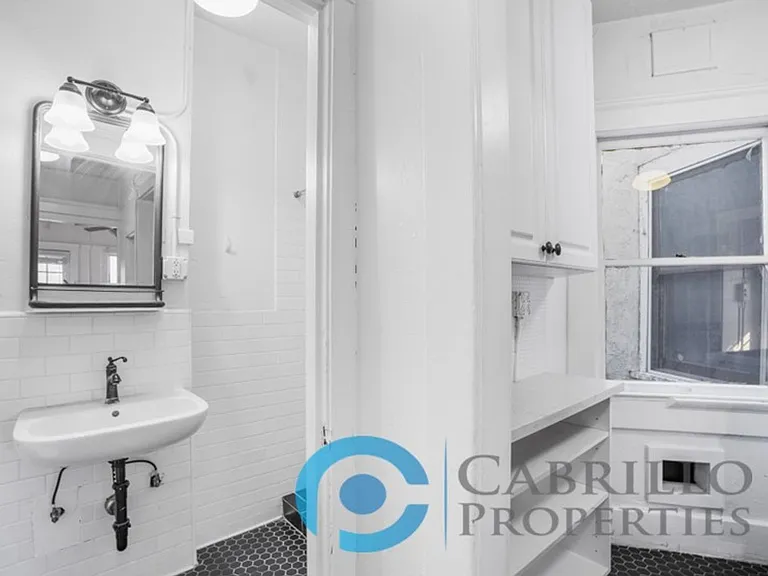 Casa Blanca Apartments — Photo 29