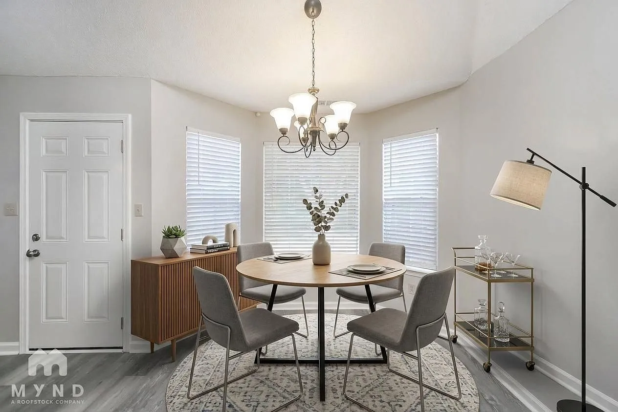 3 bed, 2.0 bath, 1484 sqft, $1,795 — Photo 3