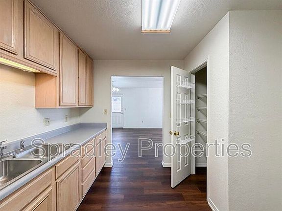 5th image of 1812B W Avenue K