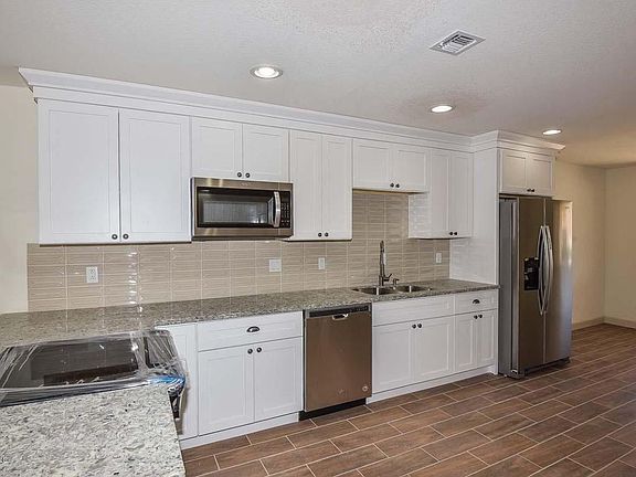 5th image of 10503 W Kingswood Cir