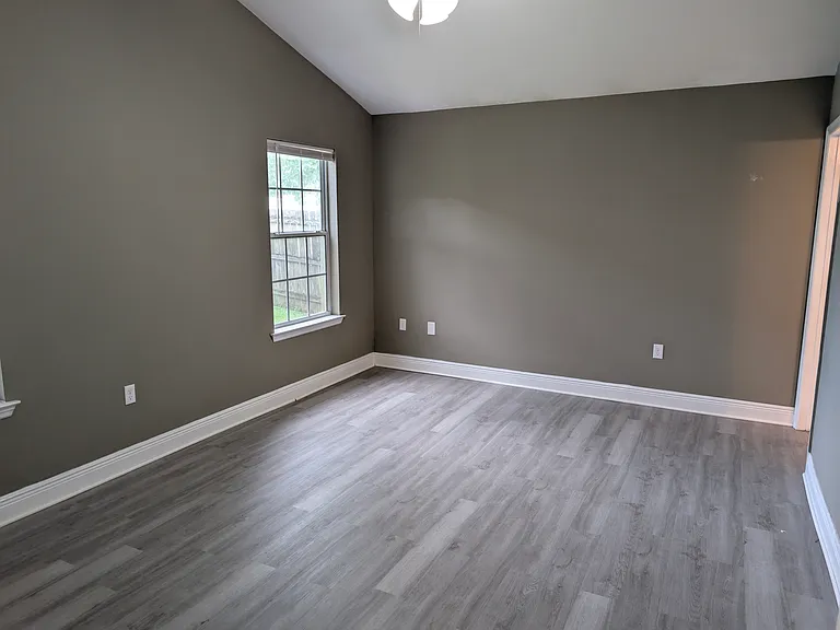 3327 Golden Rain Dr — Photo 13