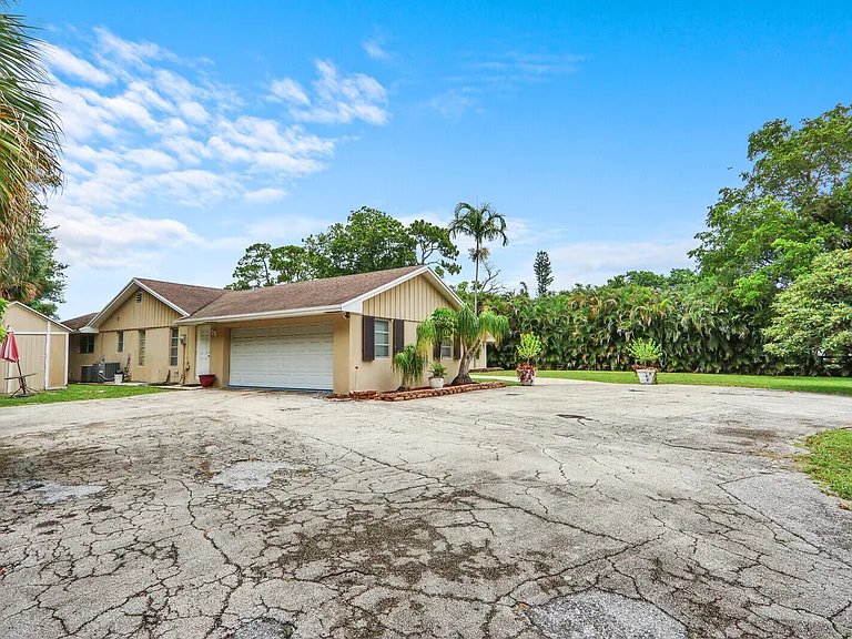 4529 Square Lake Dr — Photo 3