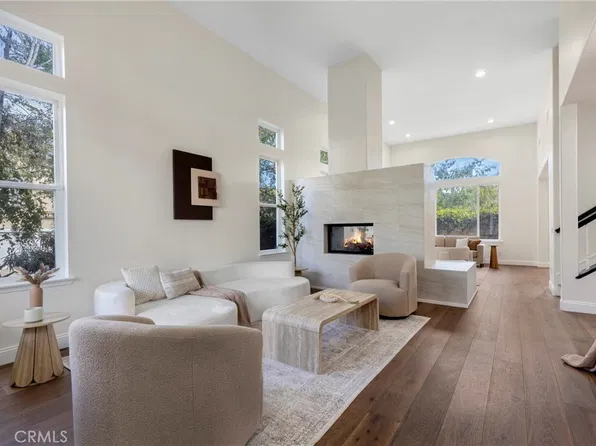 2872 Limestone Dr, Thousand Oaks, CA 91362