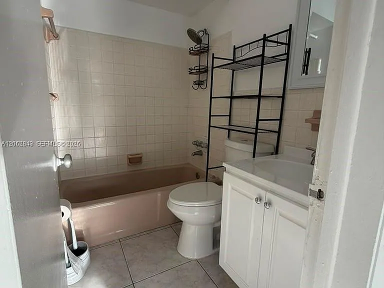 415 SW 16th Ct #1 — Photo 7