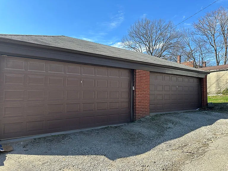 2754 Indianola Ave — Photo 23