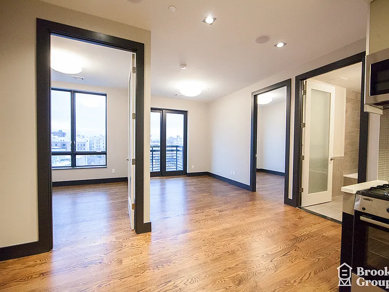 875 De Kalb Ave #3E — Photo 2