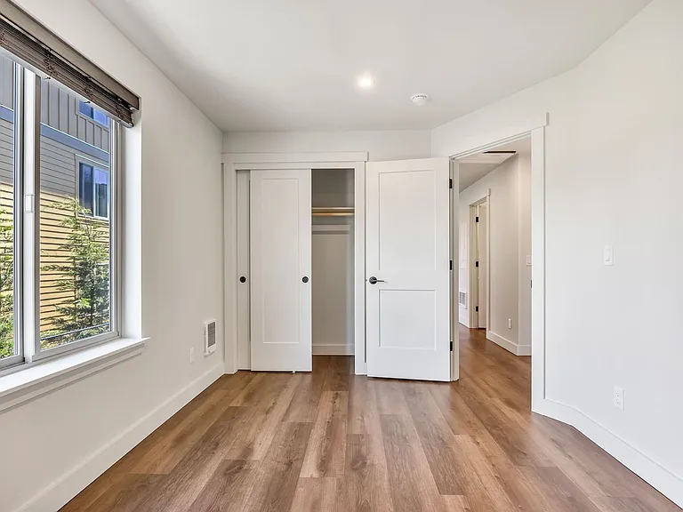 Jetty Stone Apartments — Photo 38