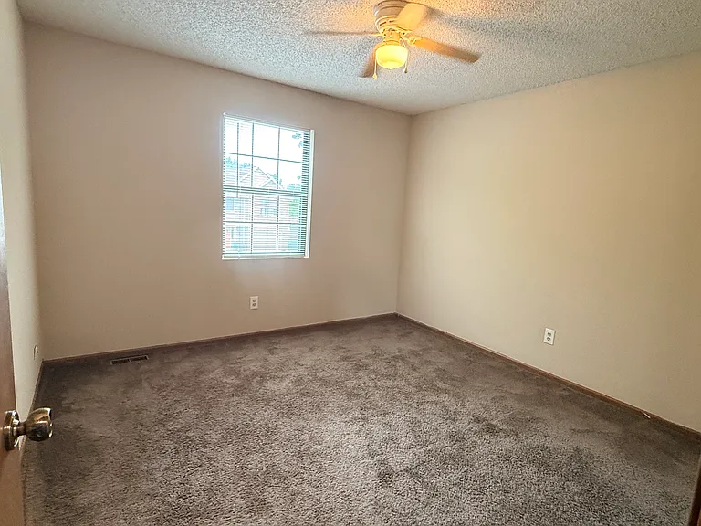 712 SW 37th St #714 — Photo 6