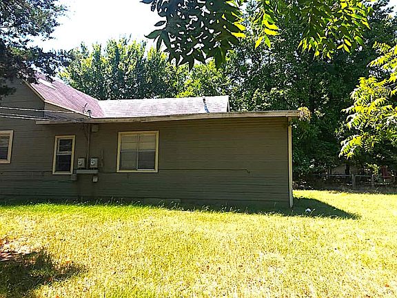 4th image of 2414-2416 Graham St #2414