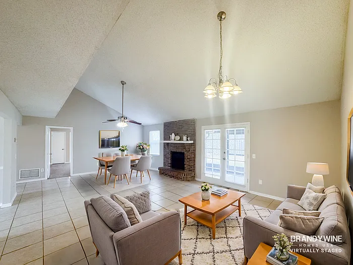 8236 Weybridge Dr — Photo 3