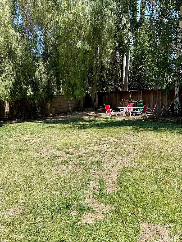 2 bed, 864 sqft, $3,200 — Photo 2