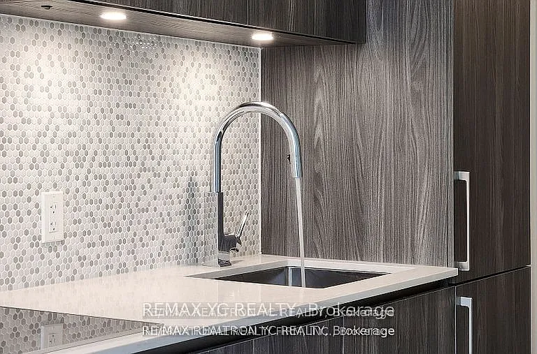 1 Yorkville Ave #710 — Photo 12