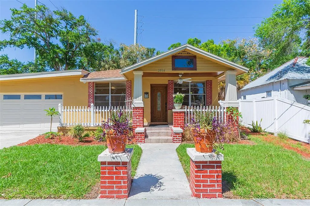 3 bed, 2.0 bath, 1422 sqft, $2,500 — Photo 1