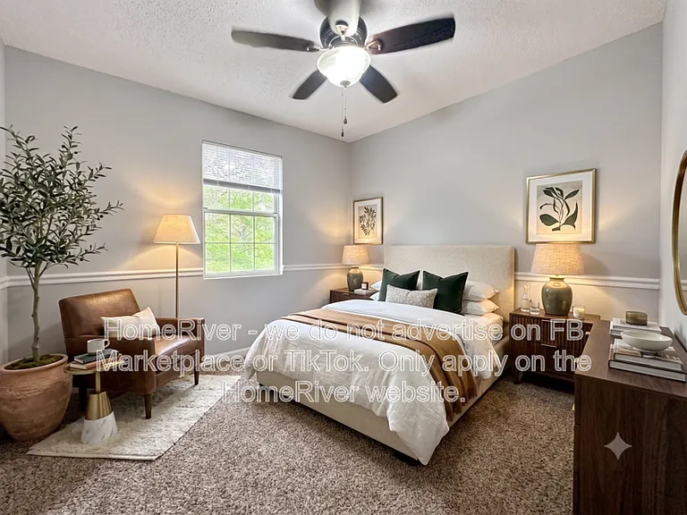 555 Browning Cir — Photo 4