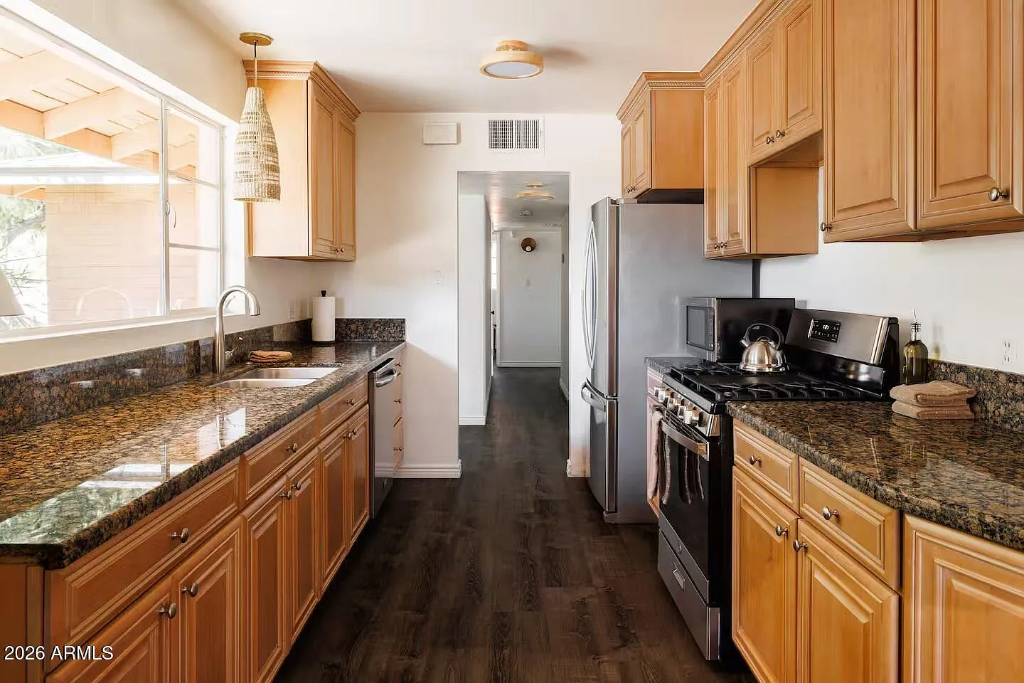 3 bed, 2.0 bath, 1308 sqft, $3,600 — Photo 3