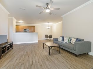 900 Dean Lee Dr APT 808, Baton Rouge, LA 70820