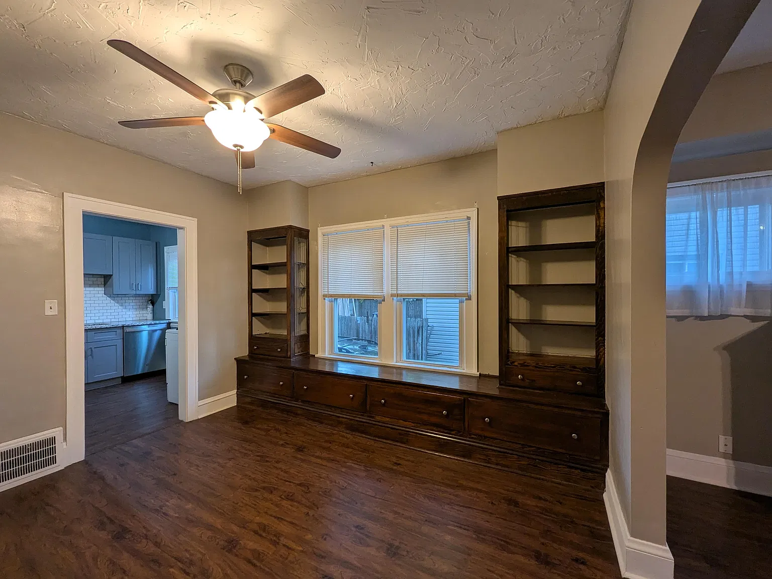 2 bed, 816 sqft, $1,450 — Photo 4