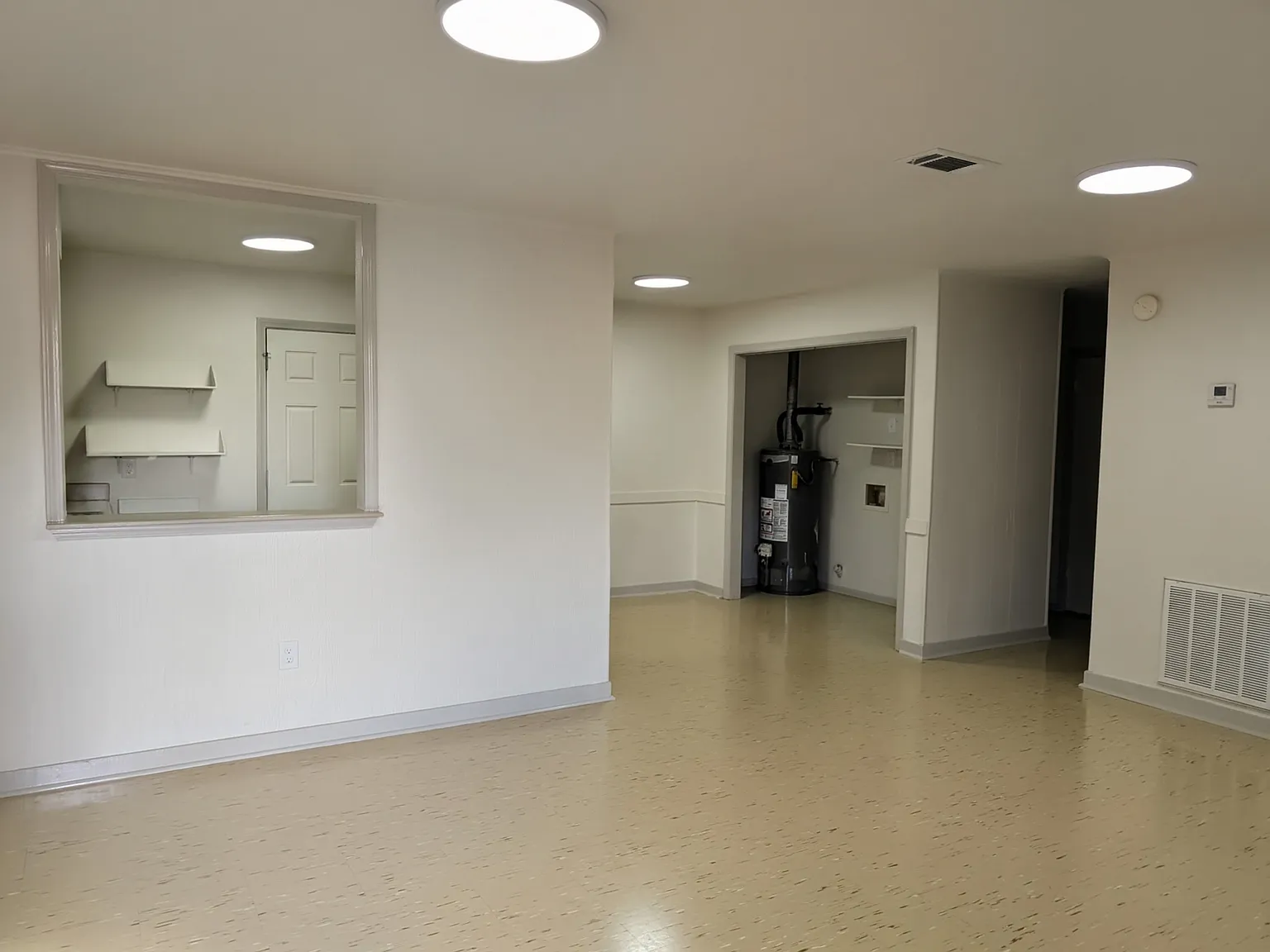 3 bed, 1350 sqft, $1,500 — Photo 2