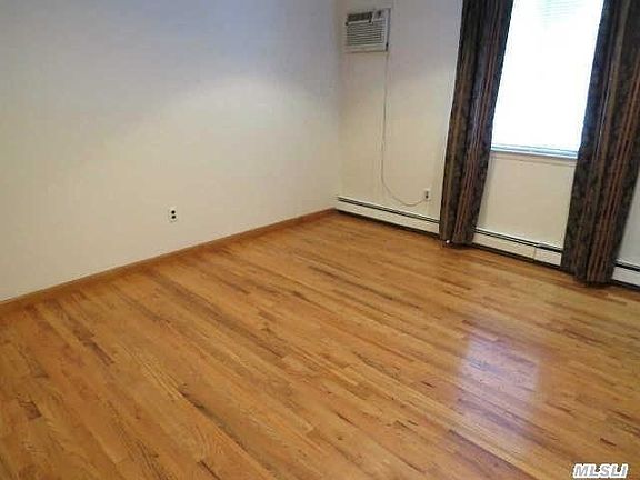 5th image of 74 Lincoln Ave