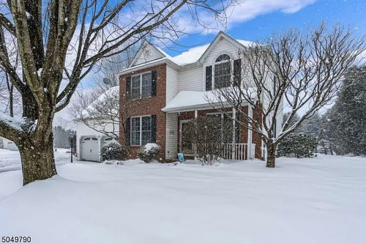 249 Stonehenge Dr photo 1