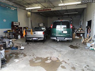 2nd image of 34670 Lakeland Blvd