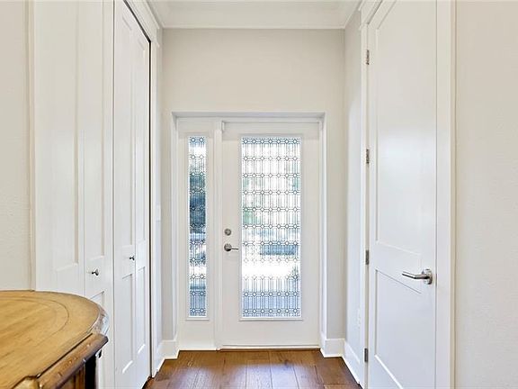 4th image of 416 11th Ave NE