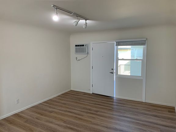 4th image of 943 Euclid St #B